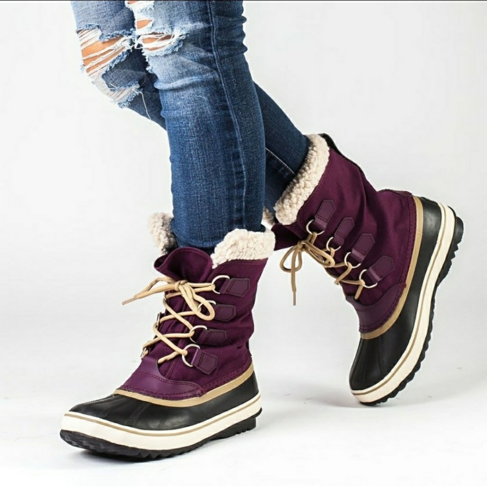 Sorel Purple Winter Carnival Boots Size 8